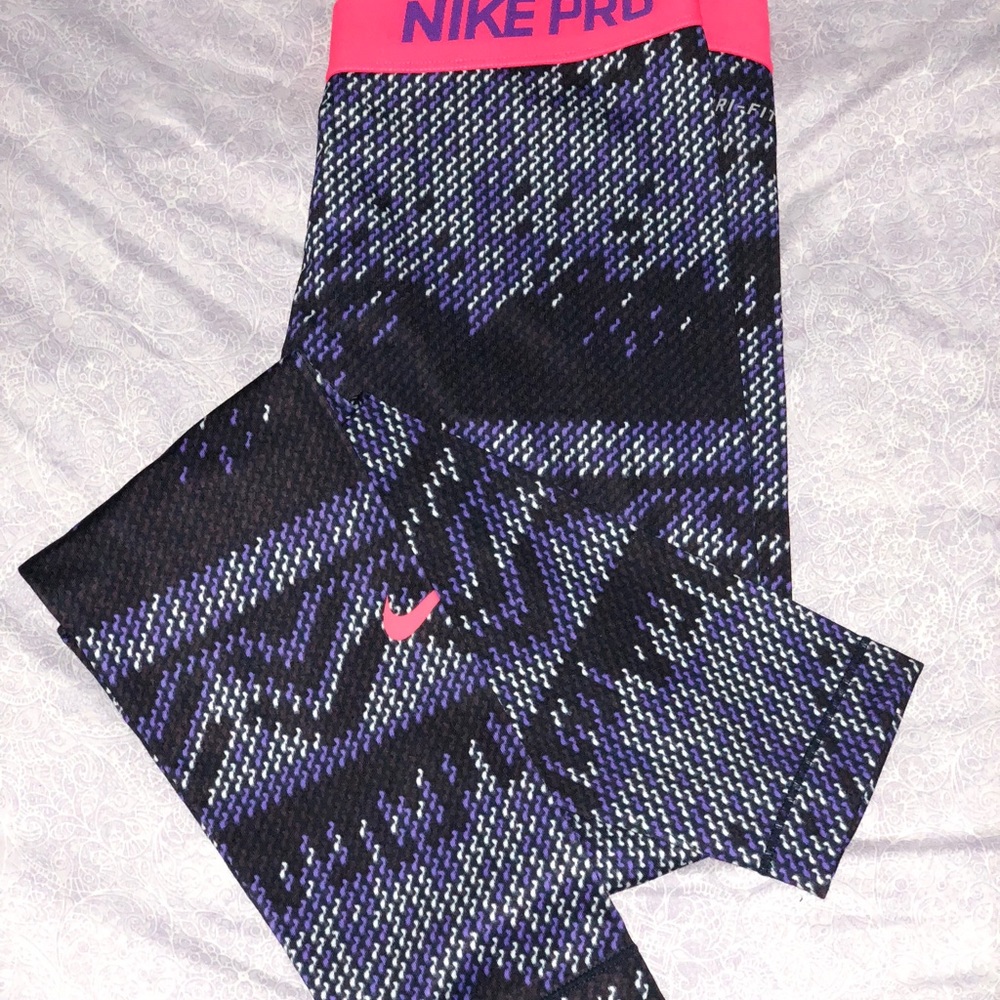 Nike pro leggings size M